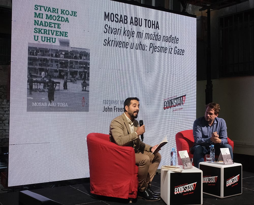 Izvještaj s događaja: Mosab Abu Toha, "Stvari koje mi možda nađete skrivene u uhu: Pjesme iz Gaze"